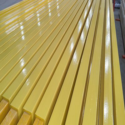 Σωλήνας FRP ορθογώνιος με διαδικασία pultrusion, βουρτσίζοντας την επιφάνεια με συγκεκριμένο χρώμα, για να επιτευχθεί πολύ υψηλή απαίτηση στην ομαλότητα της επιφάνειας και στην καλή εμφάνιση