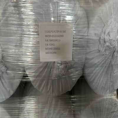 Χονδρικό χαλάκι E Glass Polyester Veil MAT300+VEIL20 1600MM, 6 ρολά ανά παρτίδα, χαλάκι πέπλου από ίνες E-glass για σύνθετο υλικό FRP, ανθεκτικό στη διάβρωση, κατασκευασμένο στο εργοστάσιο της Κίνας με σταθερή παροχή παρτίδων.